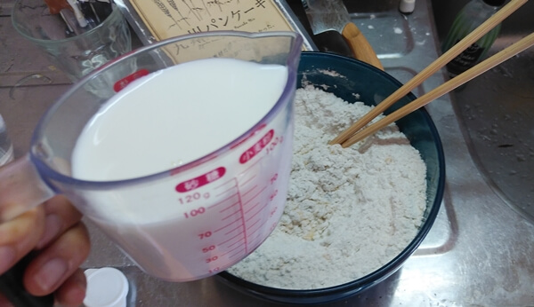 九州パンケーキを作る