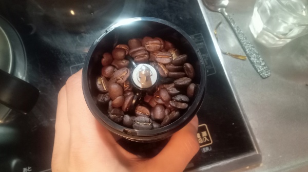 コーヒー豆をセット